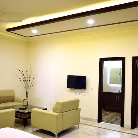 When In Gurgaon - Artemis Hospital 1 Min Walk, Fortis & Medanta 4 Mins Drive Zewnętrze zdjęcie